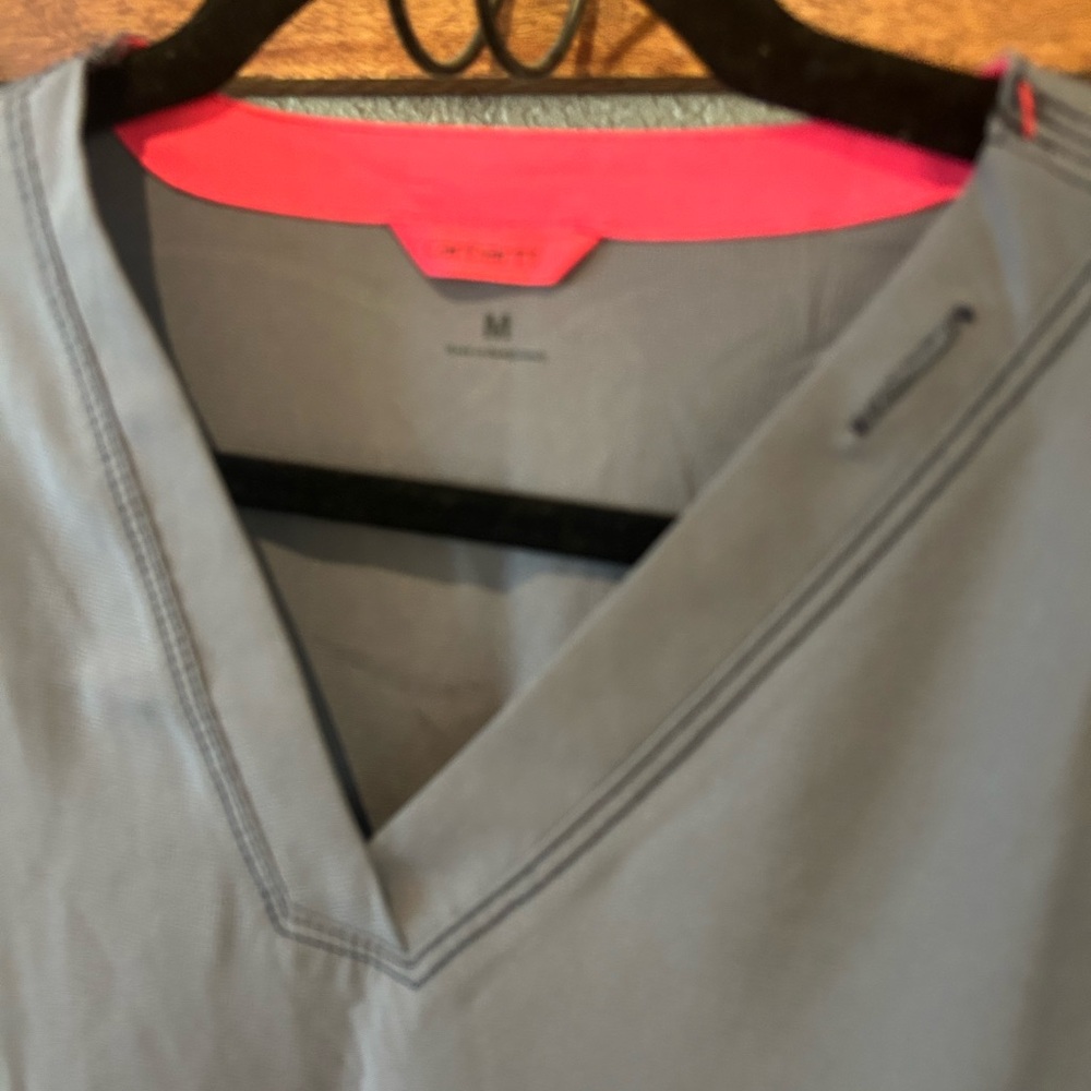 Carhartt Gray Short Sleeve Scrub Top Medium - Picture 2 of 8